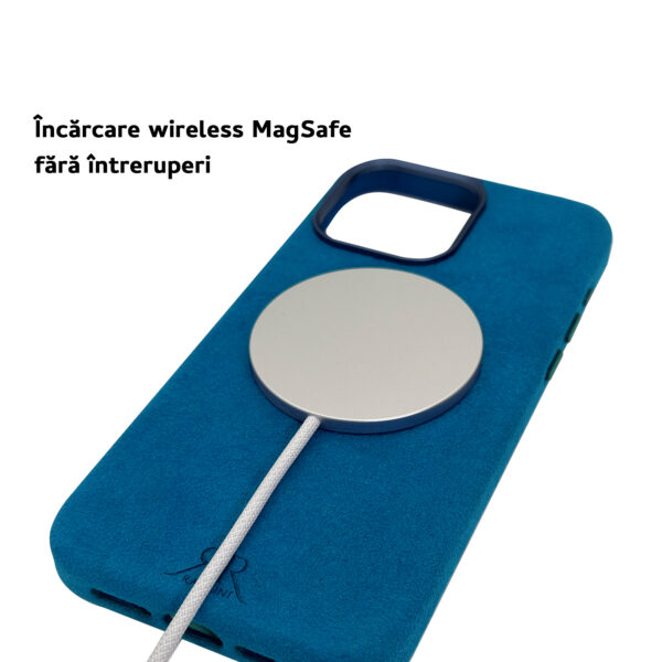 Husa Midnight Blue Iphone Alcantara HD Radoni iphone 14.15, 16 pro max si pro Magsafe